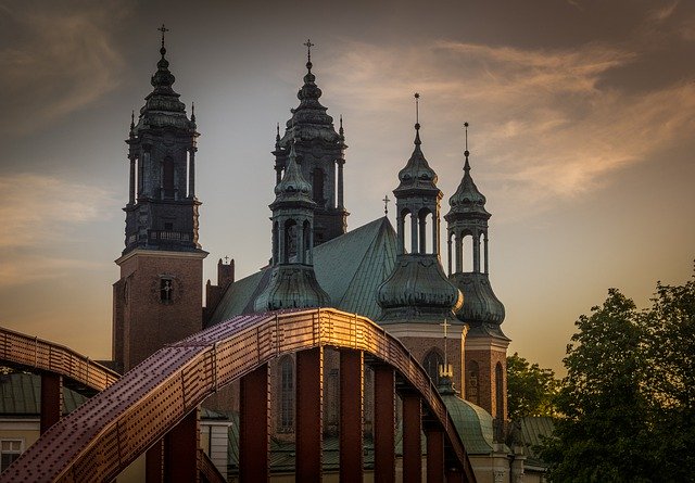 Zdjęcie do artykułu o kosztach pogrzebu w mieście